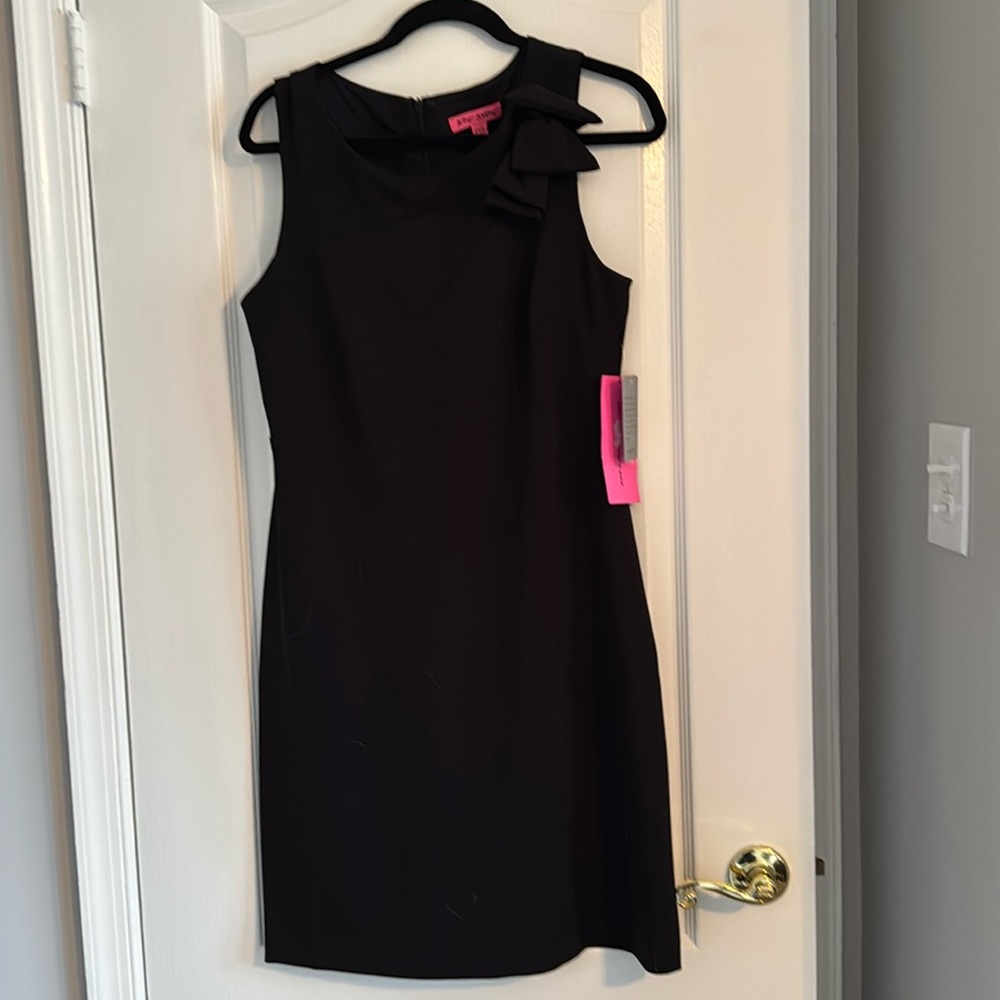 Betsy Johnson Black Lined Sleeveless Dress w/Bow on Front, Size 10